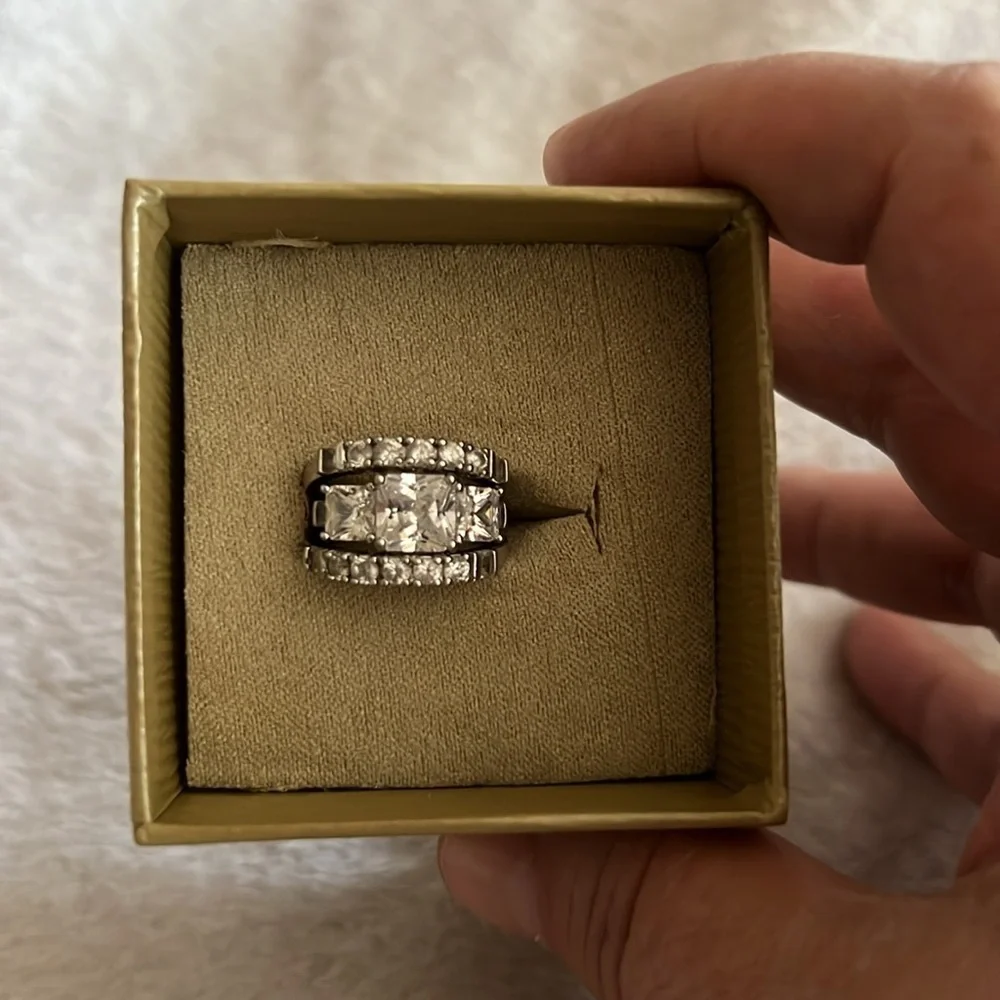 Elegant Sterling Silver-Engagement & Wedding Ring Set – Princess Cut & Round CZ